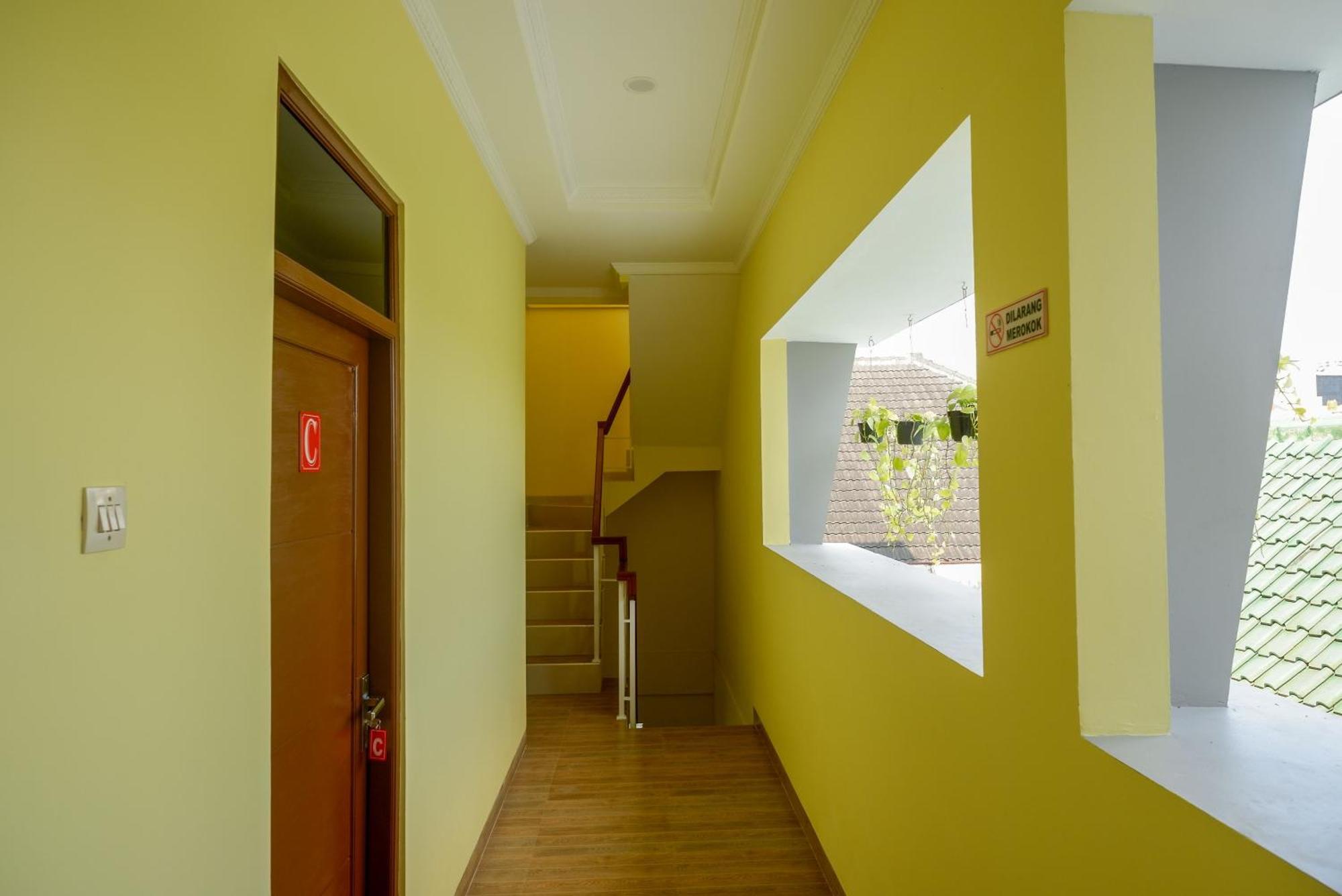 Reddoorz Near Rita Supermall Purwokerto 2 מראה חיצוני תמונה